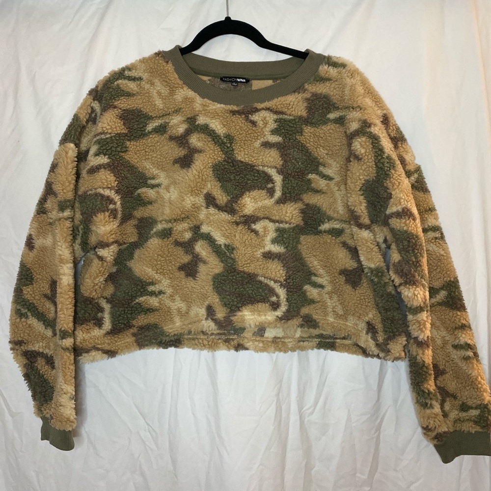 Camo cropped sweater